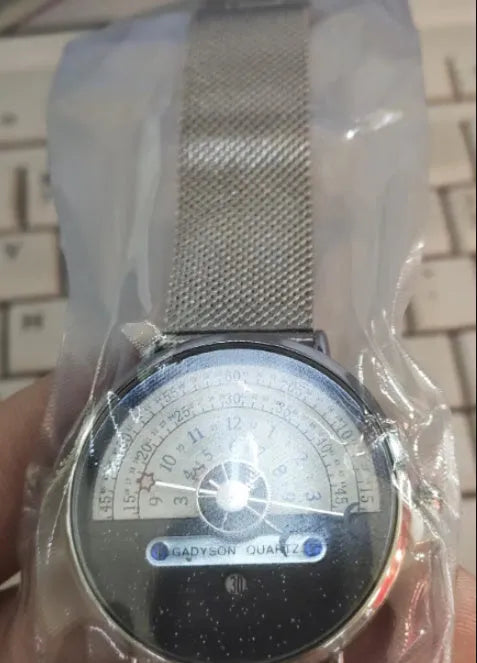 Mens sports quartz watch with 40mm round dial, stainless steel strap, and gold tone case