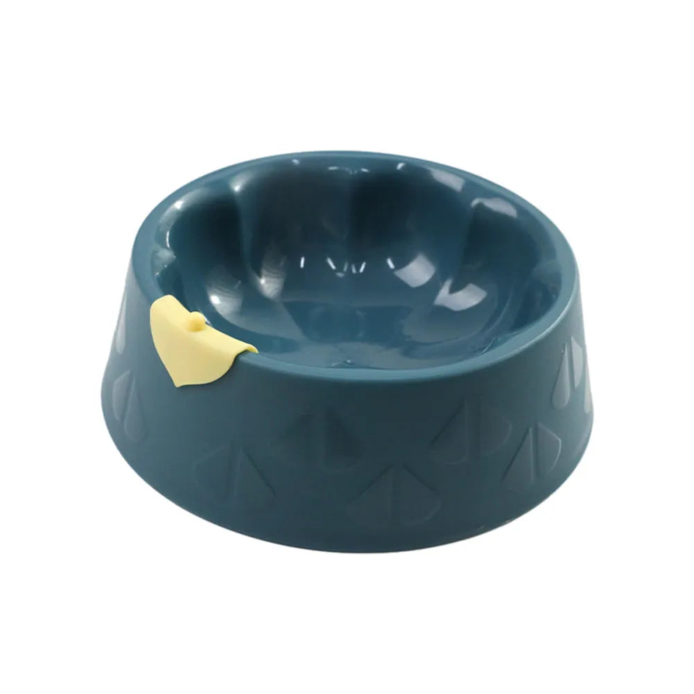 Plastic pet bowl in green, 16x7.5cm, anti-tip design for cats and small dogs