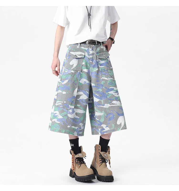 Camouflage cotton cargo trousers with straight leg cut and cropped length for summer wear