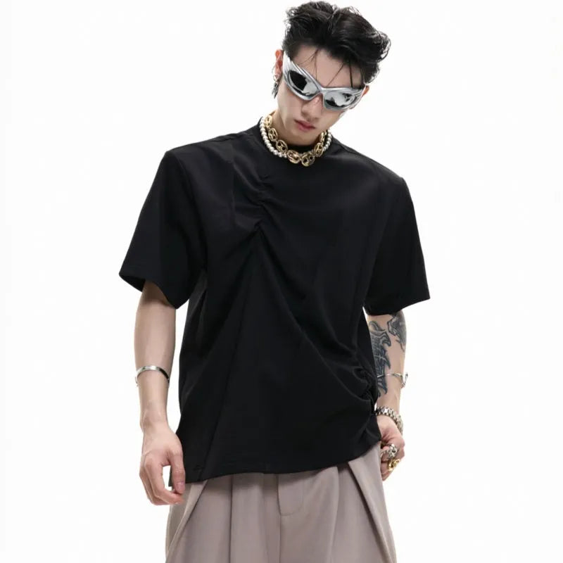 Men's loose fit cotton T-shirt with three-dimensional pleating in round neck style