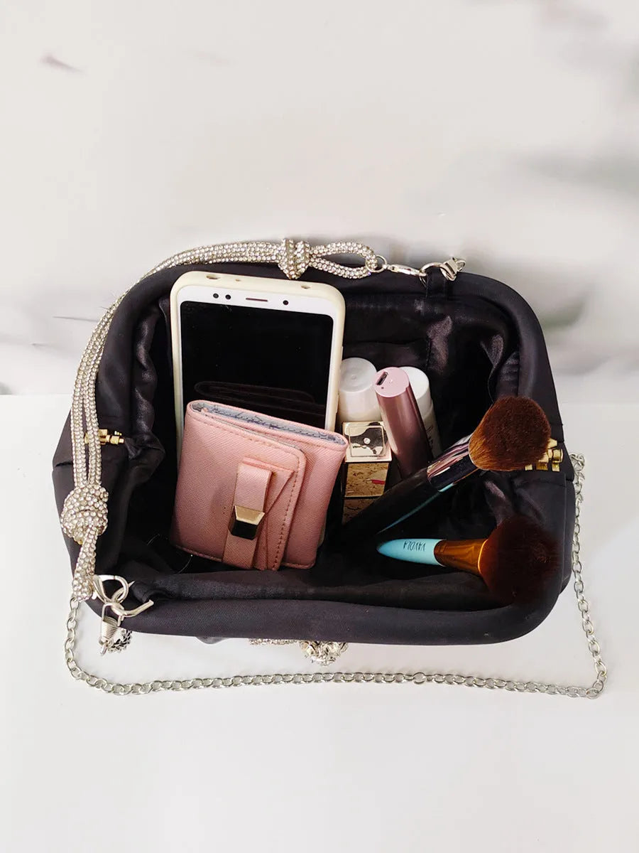 Women's polyester crossbody messenger bag in shell shape with chain decoration