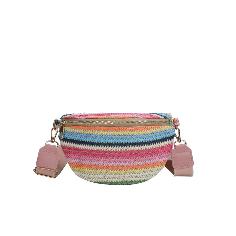 Straw woven shell-shaped beach bag with single shoulder strap in blue colour