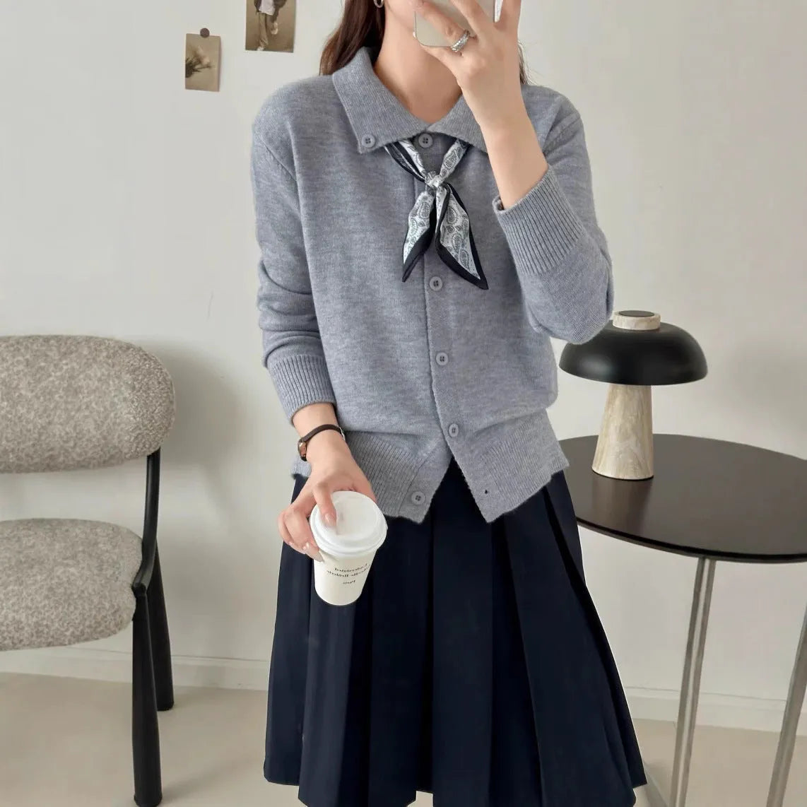 Lapel scarf sweater cardigan in acrylic fibre with splicing details and regular sleeves