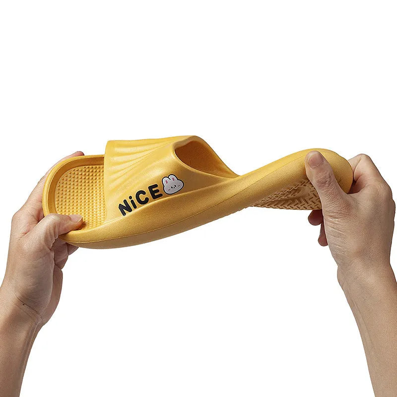 Cartoon pattern EVA flip flop slippers for couples, non-slip bathroom shoes in black and pink
