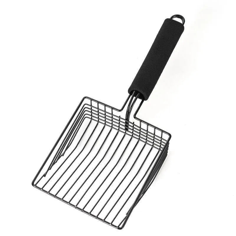 Black alloy metal cat litter scoop showing 0.8cm gap spacing between tines