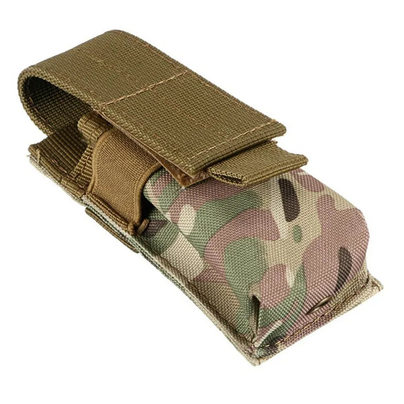 Tactical MOLLE pouch for flashlight and pistol cartridges in 600D nylon measuring 14x5.5x4cm