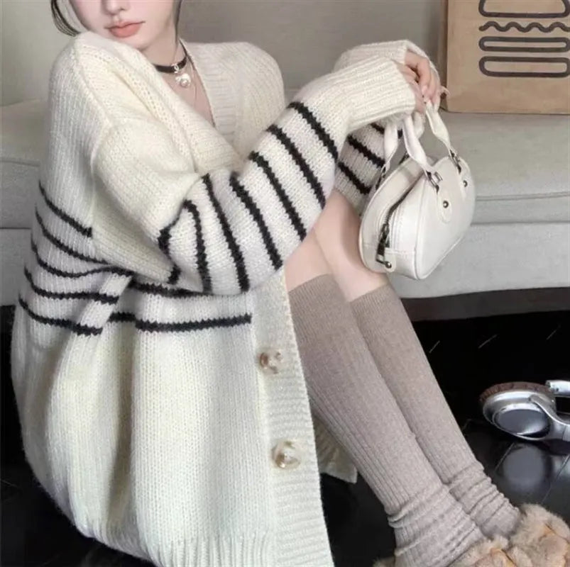 Collar button cardigan sweater in picture colour with 3D pattern effect and regular sleeves