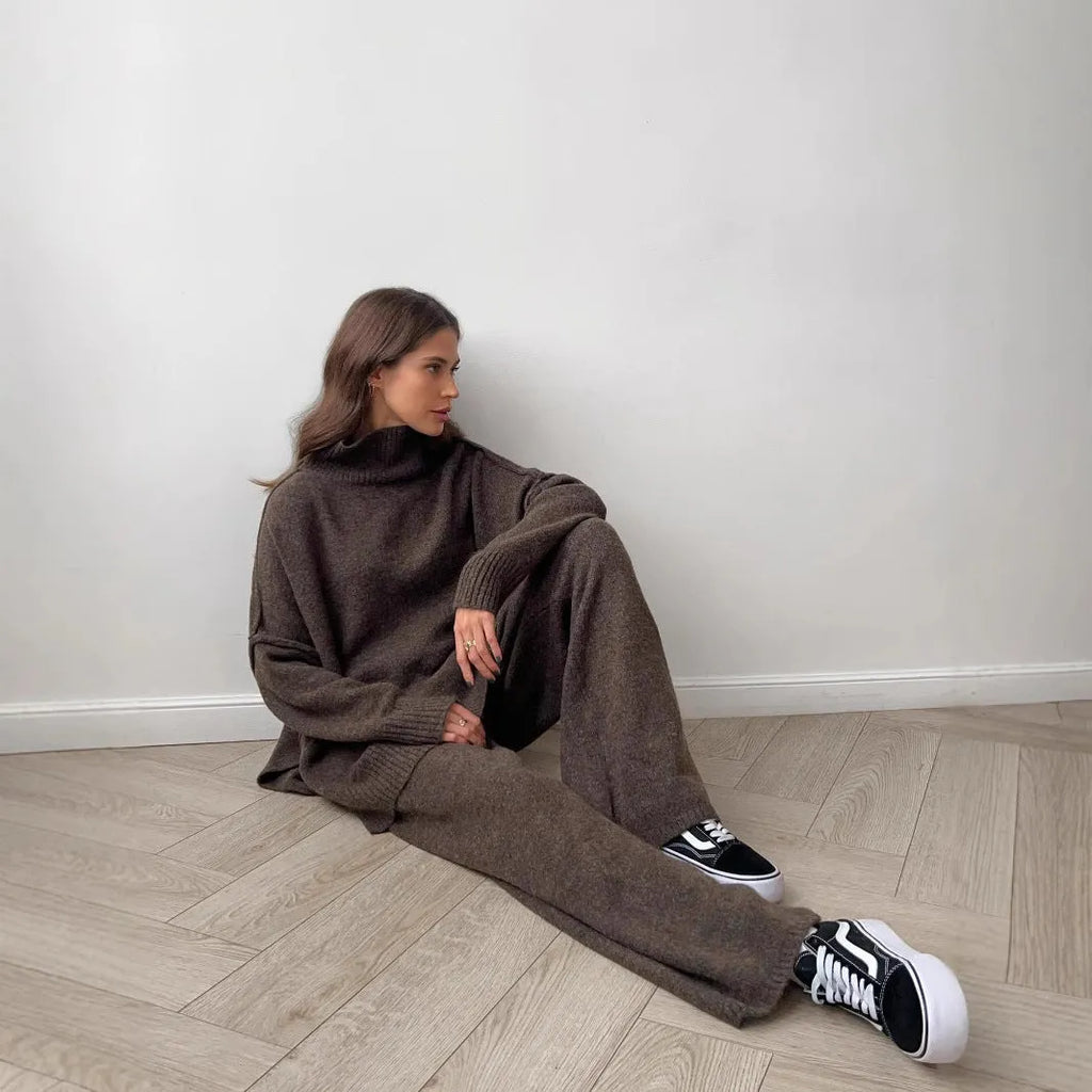 Women's side-slit acrylic sweater suit with matching trousers in solid colour options