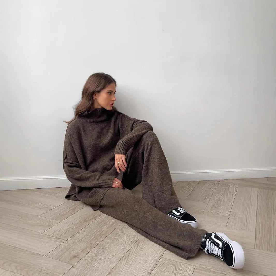 Women's side-slit acrylic sweater suit with matching trousers in solid colour options