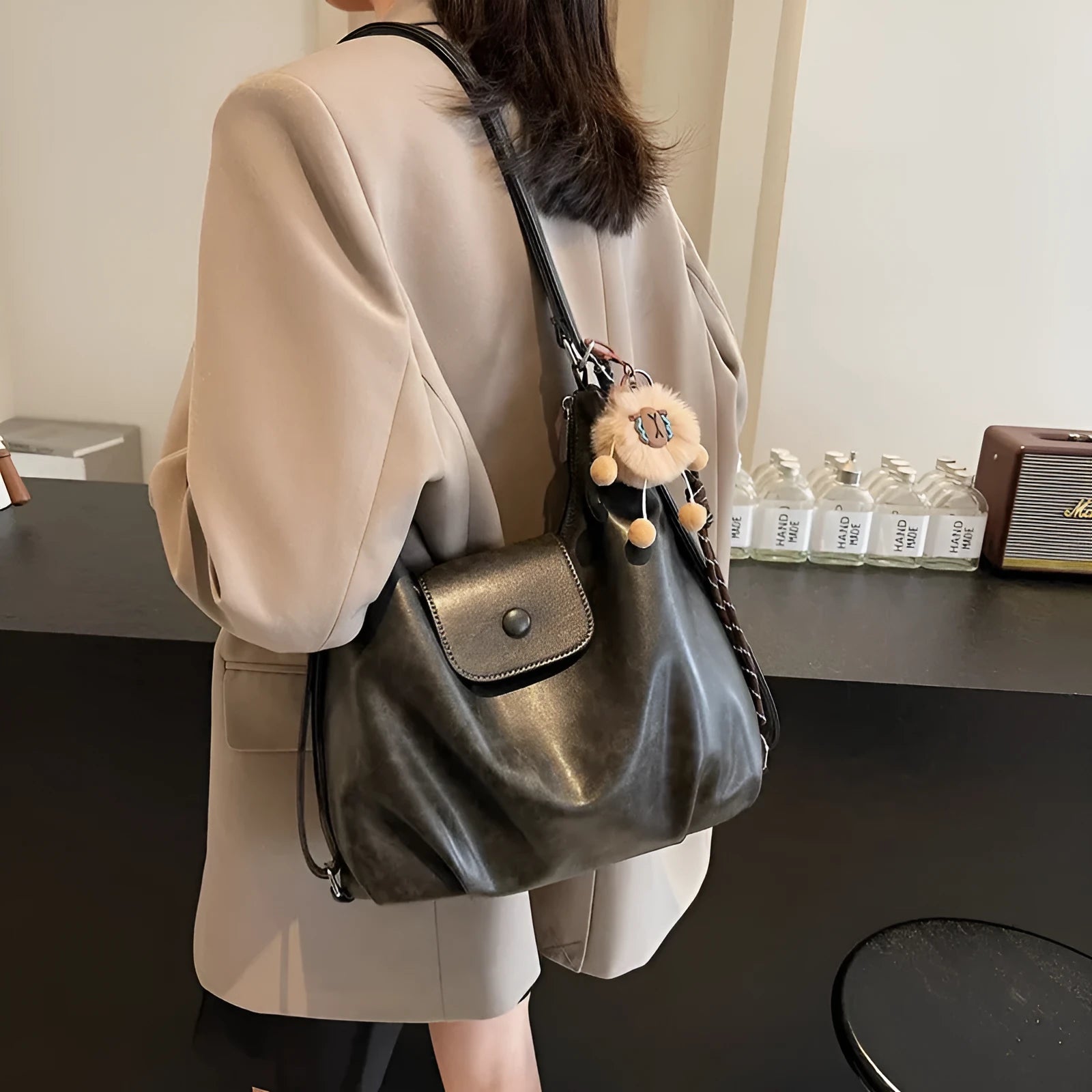 Women's PU leather single shoulder bag in horizontal rectangular shape with large capacity for daily commuting