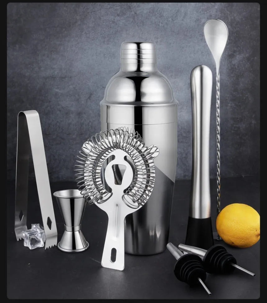 23-piece stainless steel and acrylic European style cocktail set with shakers and bar tools