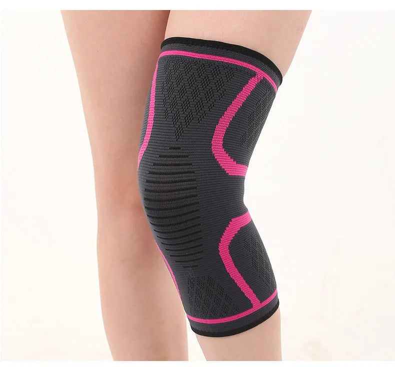 Double corrugated black stretch polyester sports kneecap on a knee, suitable for basketball and running.
