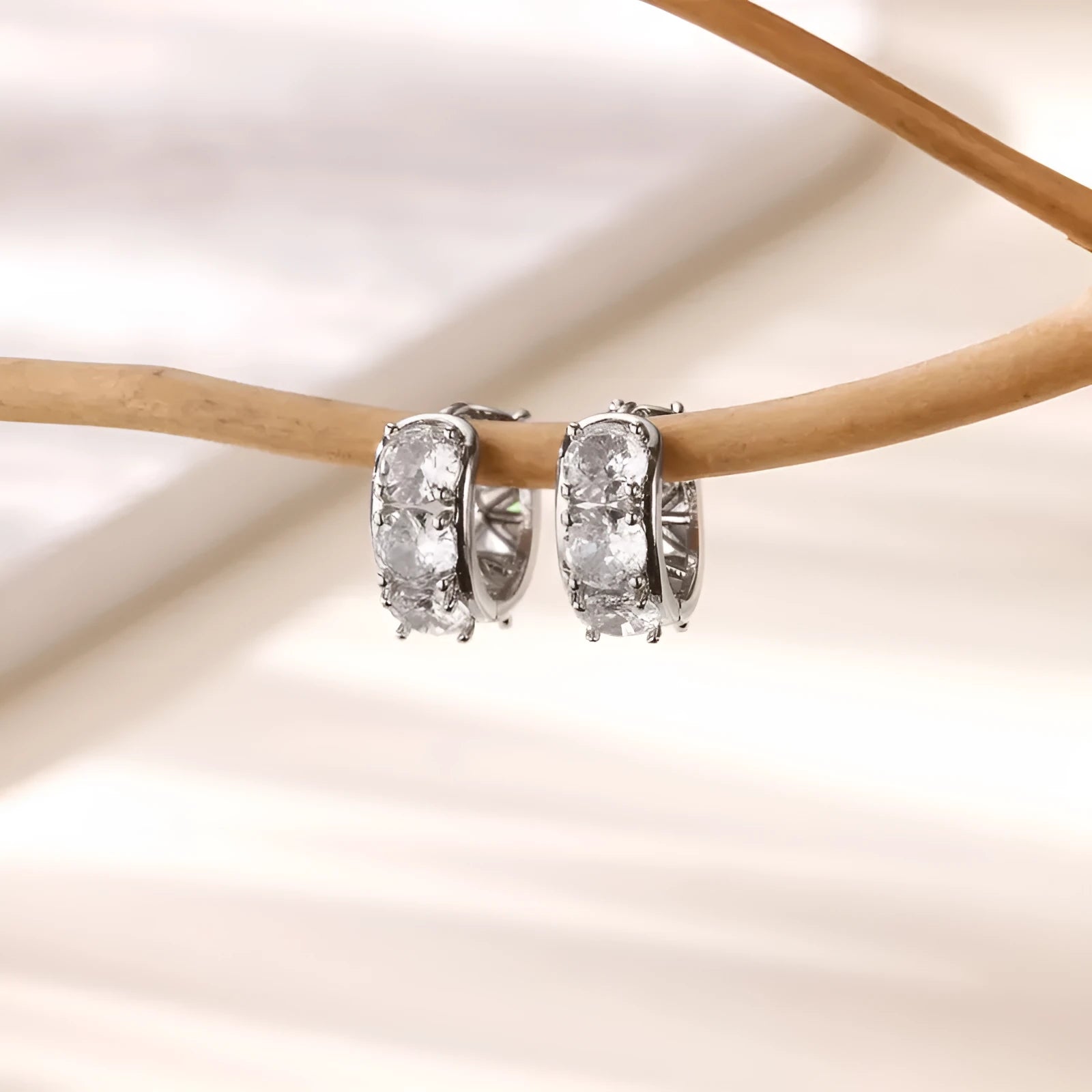 Women's stainless steel U-shaped clip earrings with zircon inlay in colour E5772P