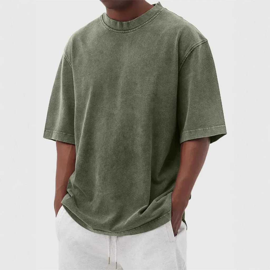 Men's stone-wash distressed pullover t-shirt in loose fit with half sleeves