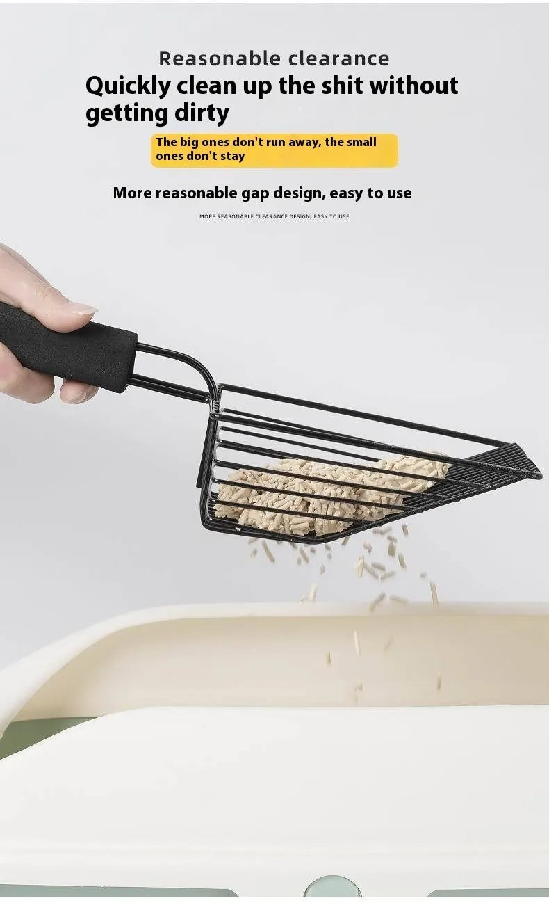 Black alloy metal cat litter scoop showing 0.8cm gap spacing between tines