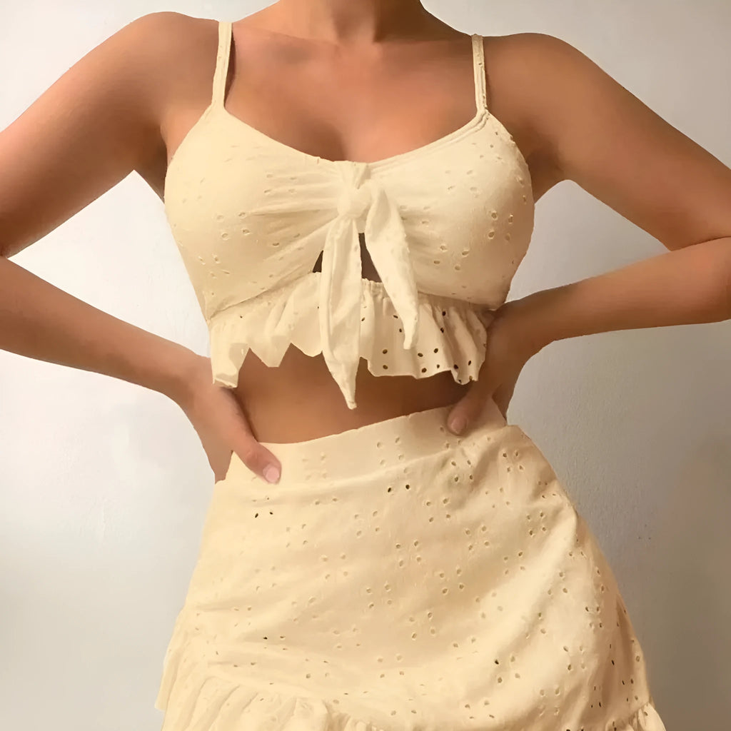 Women's solid colour three-piece split hip skirt bikini set in polyester for swimming and wading