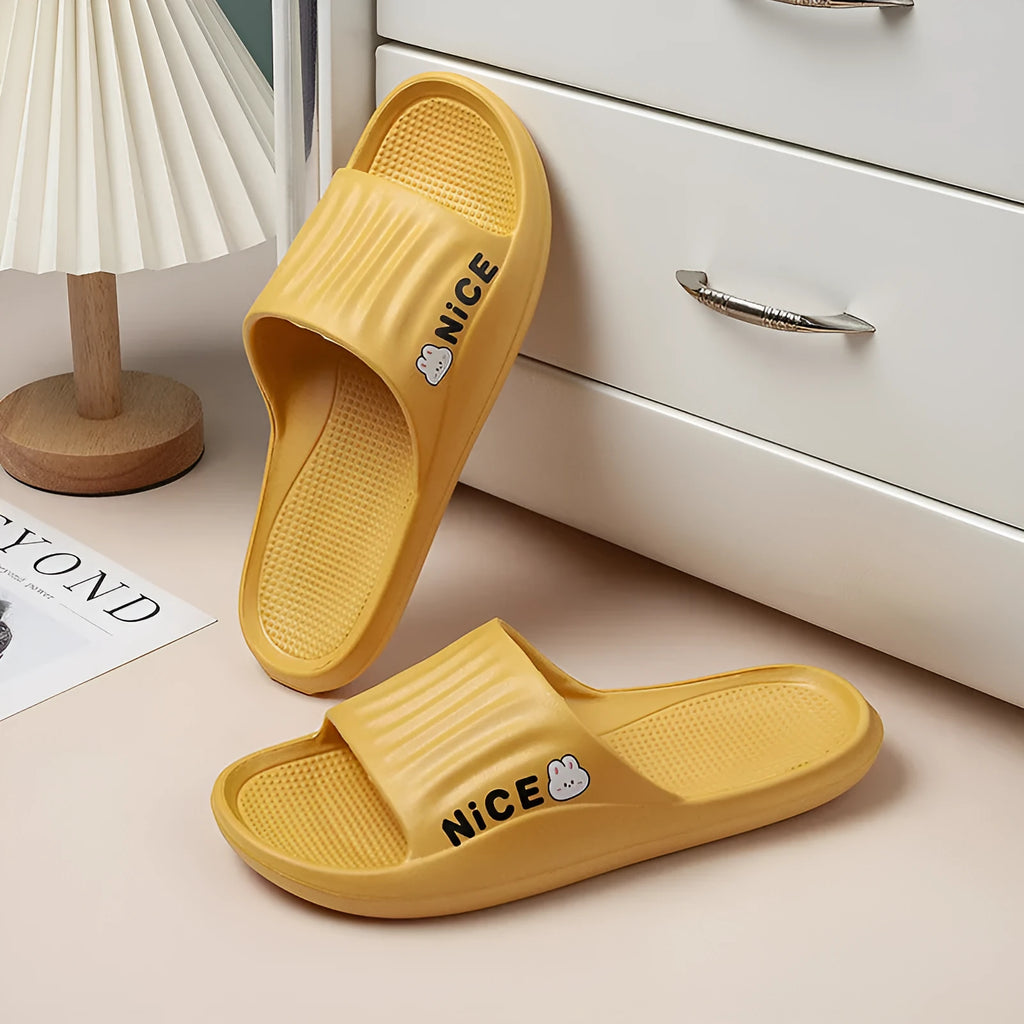 Cartoon pattern EVA flip flop slippers for couples, non-slip bathroom shoes in black and pink