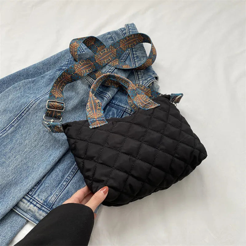 Soft Oxford cloth shoulder messenger bag in urban simplicity style with single strap and sandwich pocket exterior