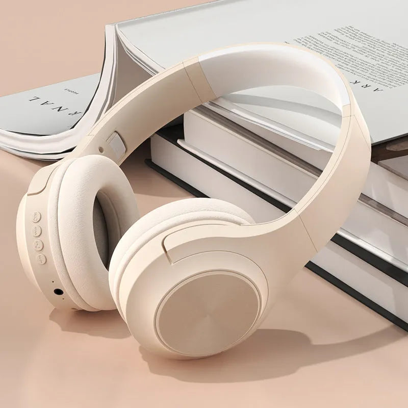 Personalised wireless Bluetooth headset in Ivory White, Chalk Black or Youth Green colour with head-mounted design