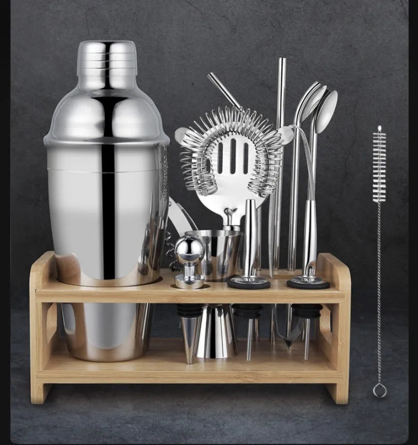 23-piece stainless steel and acrylic European style cocktail set with shakers and bar tools
