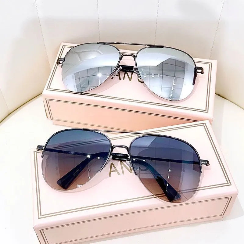Big face aviator sunglasses with sheet metal frame and resin lens in gun mount blue colour