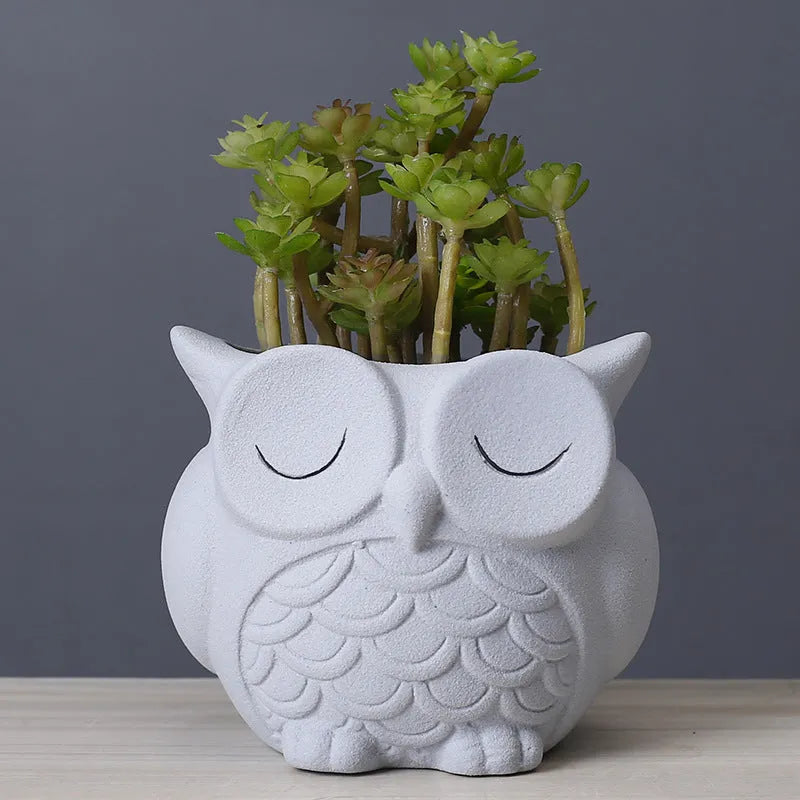 Ceramic owl succulent flower pot with frosted finish in light pink, 11x9x9cm