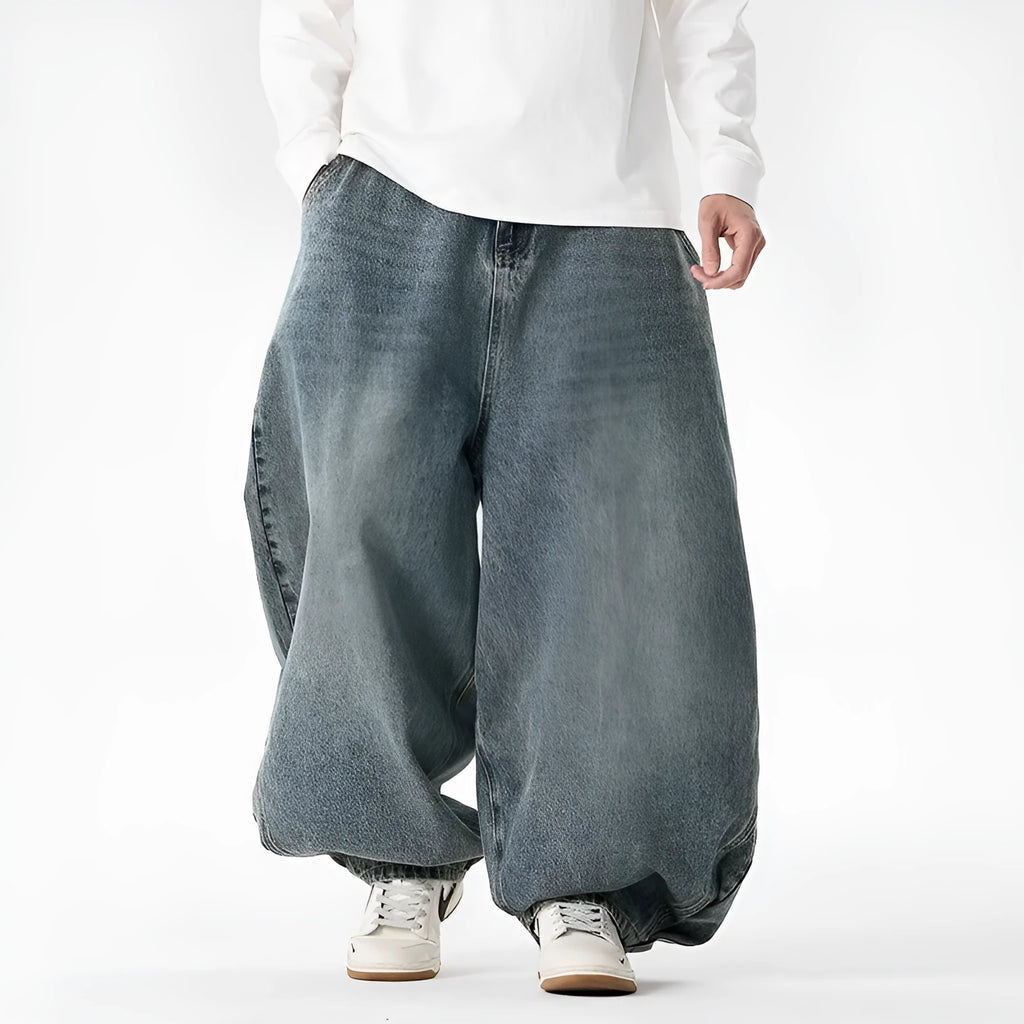 Men's plus size baggy jeans with wide leg and straight opening in American casual style