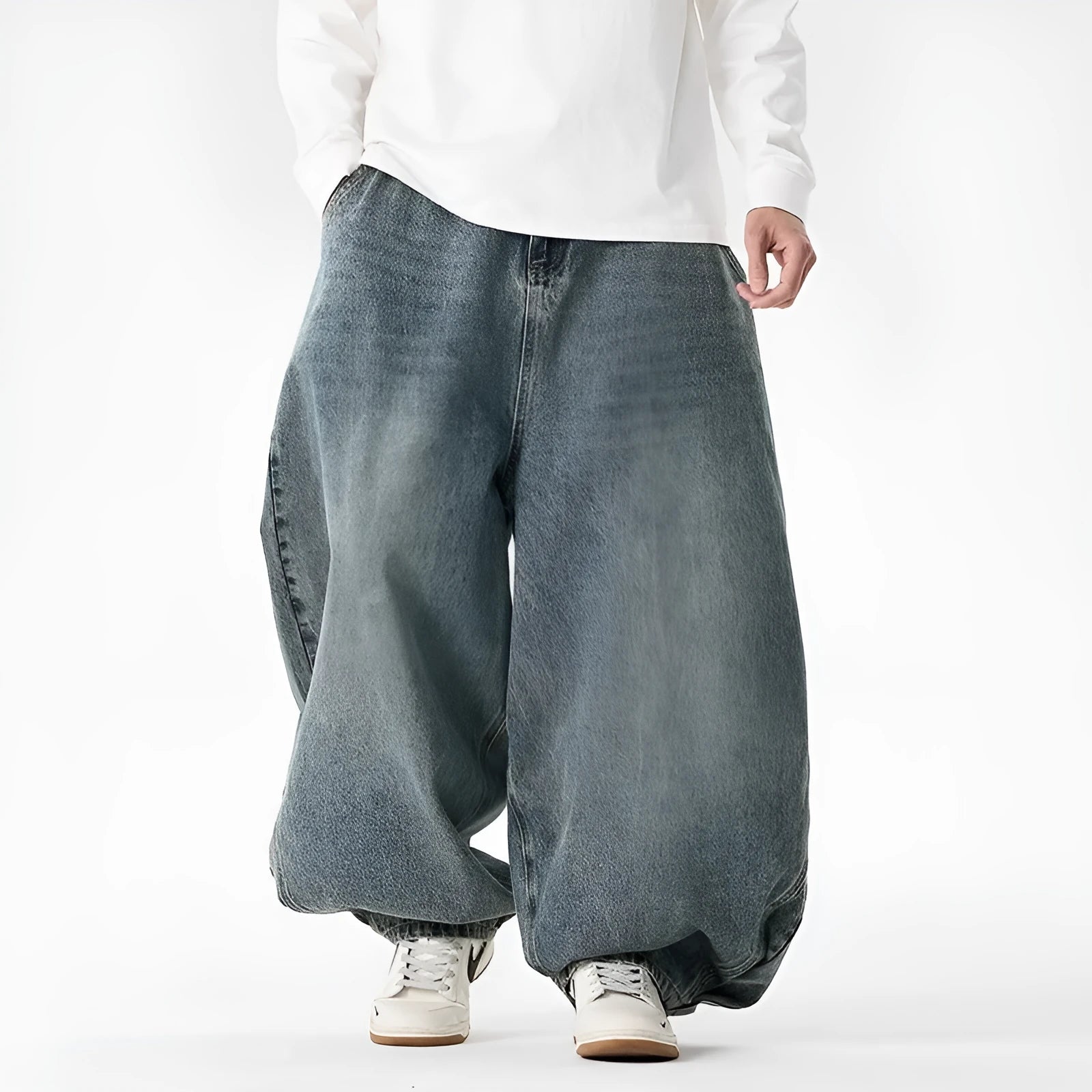 Men's plus size baggy jeans with wide leg and straight opening in American casual style