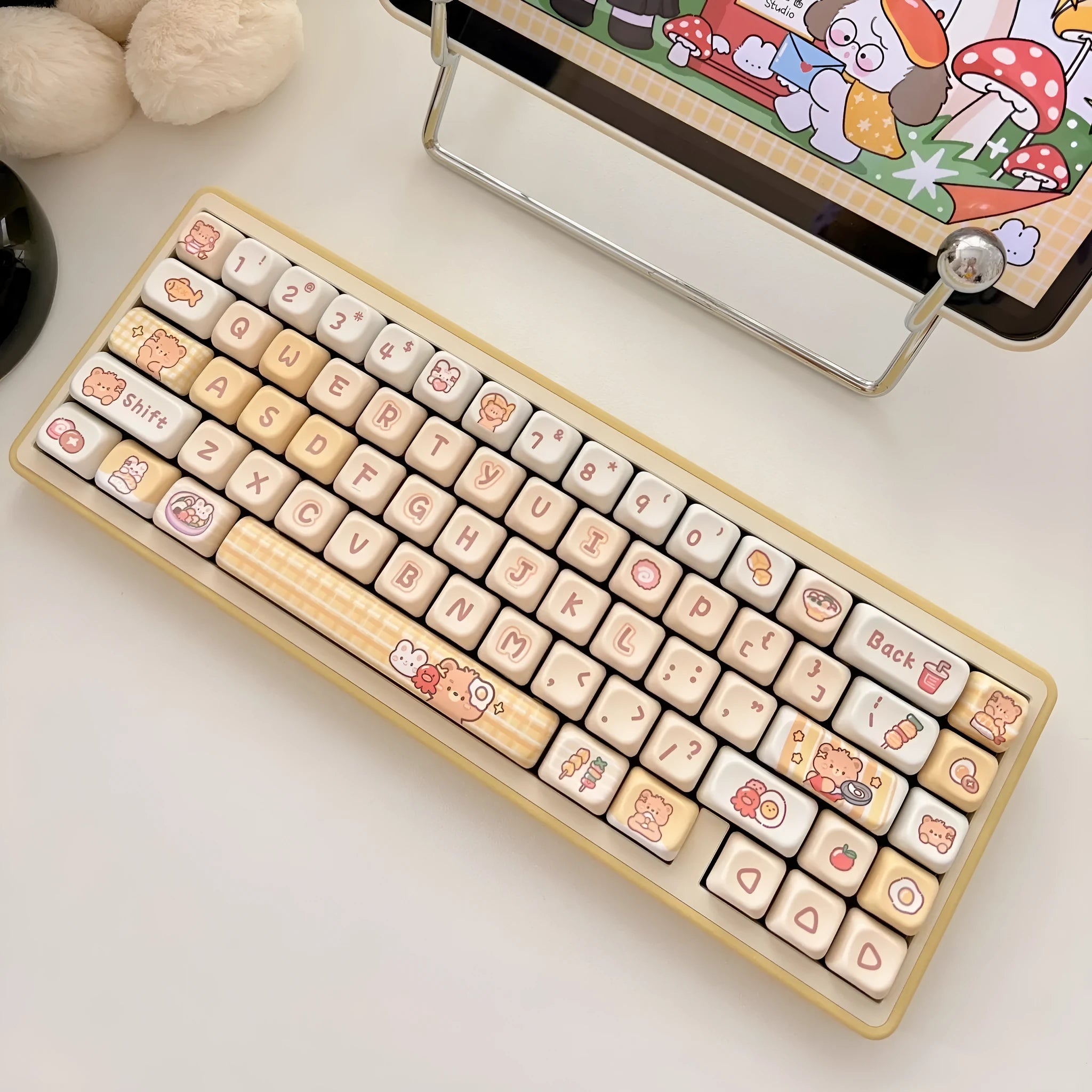Set of 140 PBT plastic keycaps for mechanical keyboards in EOA height with Rabbit Bear Restaurant graphics.