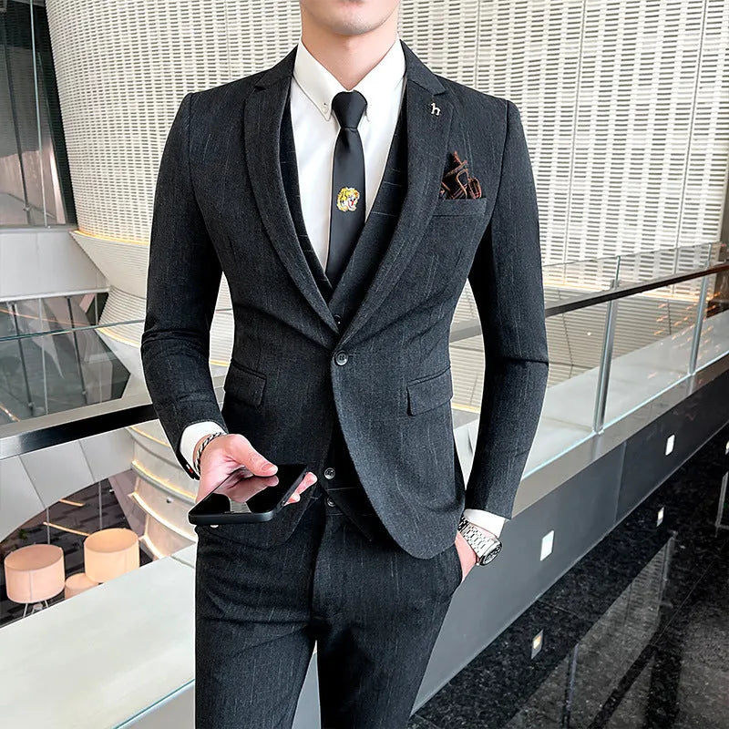 Slim fit business formal suit in cotton blend fabric with adhesive interlining construction