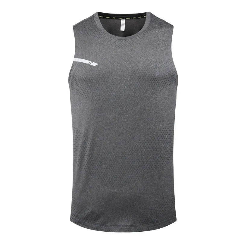 Men's solid colour quick-drying polyester sports top for summer outdoor sports.