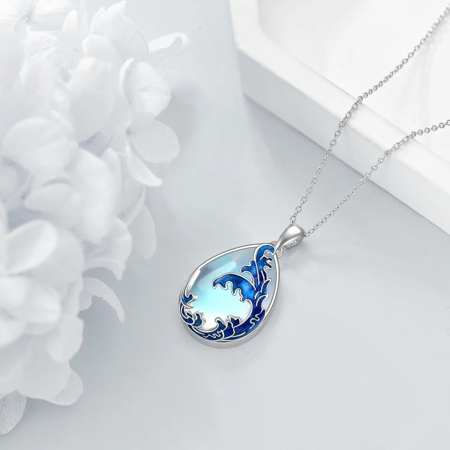 Blue heart-shaped alloy pendant necklace on chain for women