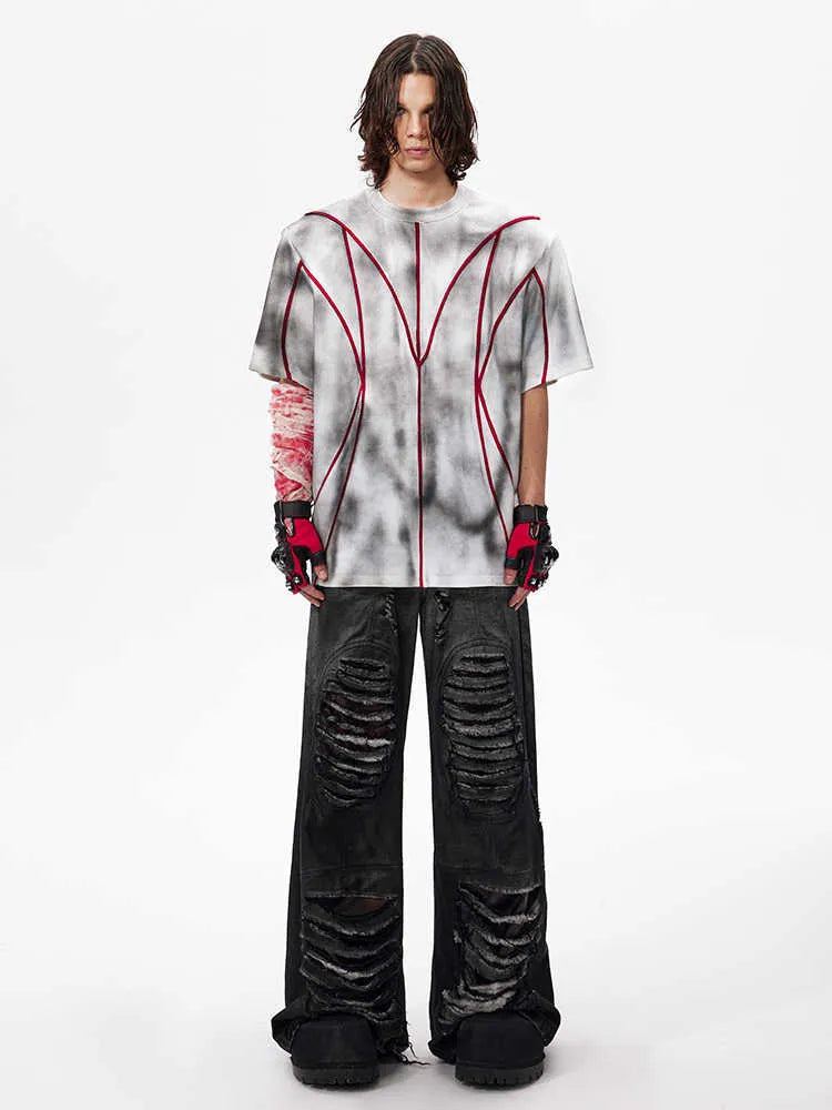 Padded shoulder t-shirt with three-dimensional line patchwork design and short sleeves