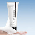 White pump bottle of 100ml whitening and freckle-removing facial cleanser for deep pore cleansing