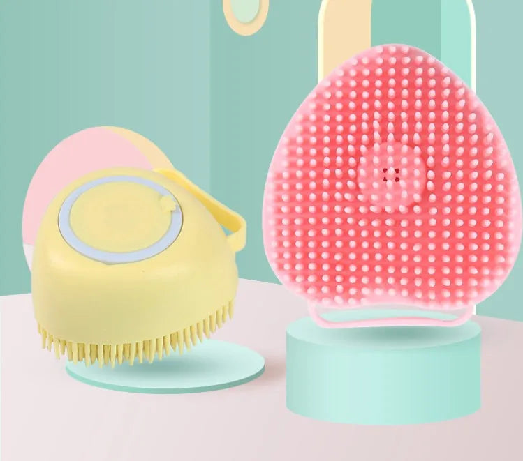 Silicone dog bath brush in blue, pink, and yellow – 9x6x8.5cm pack size