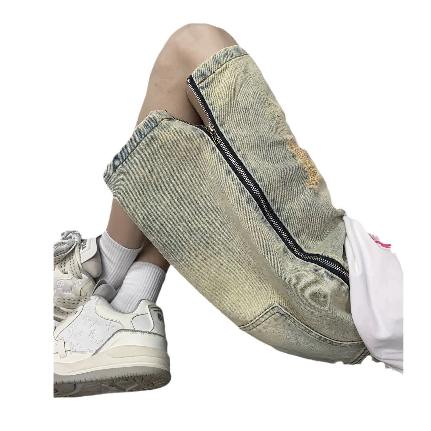Men's loose five-point ripped denim shorts in blue with mud-yellow finish, button fly, and straight-leg cut