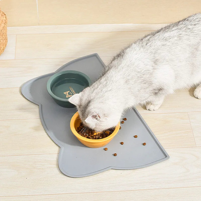 Solid colour waterproof silicone pet feeding mat for dog or cat, 44x24 cm, in blue