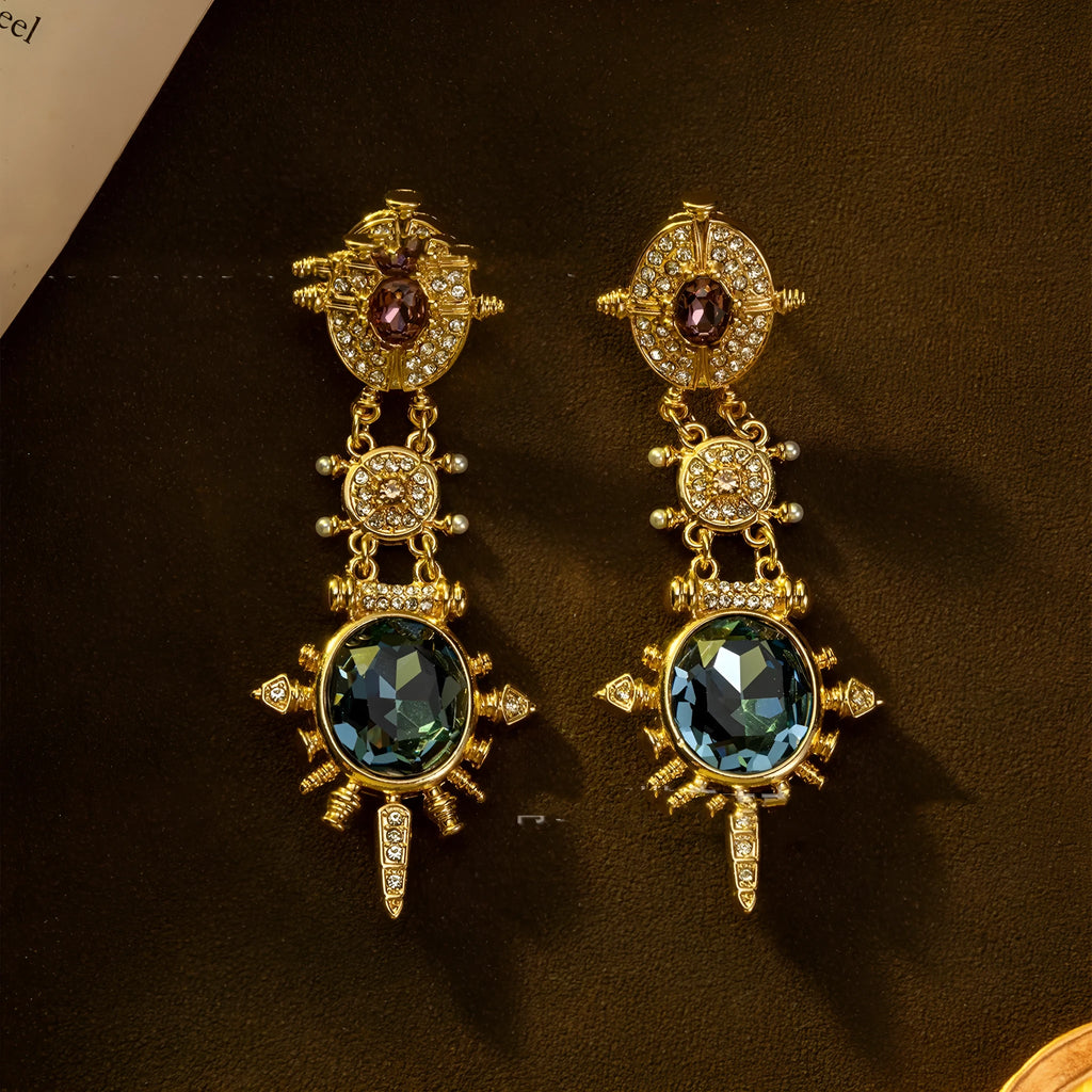 Gold retro geometry stud earrings with diamond treatment and round elements