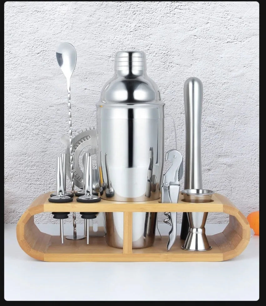 23-piece stainless steel and acrylic European style cocktail set with shakers and bar tools