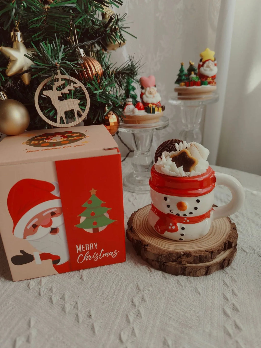 Santa Claus ceramic cup aromatherapy candle with soy wax in festive gift box, 10x7x10.5 cm