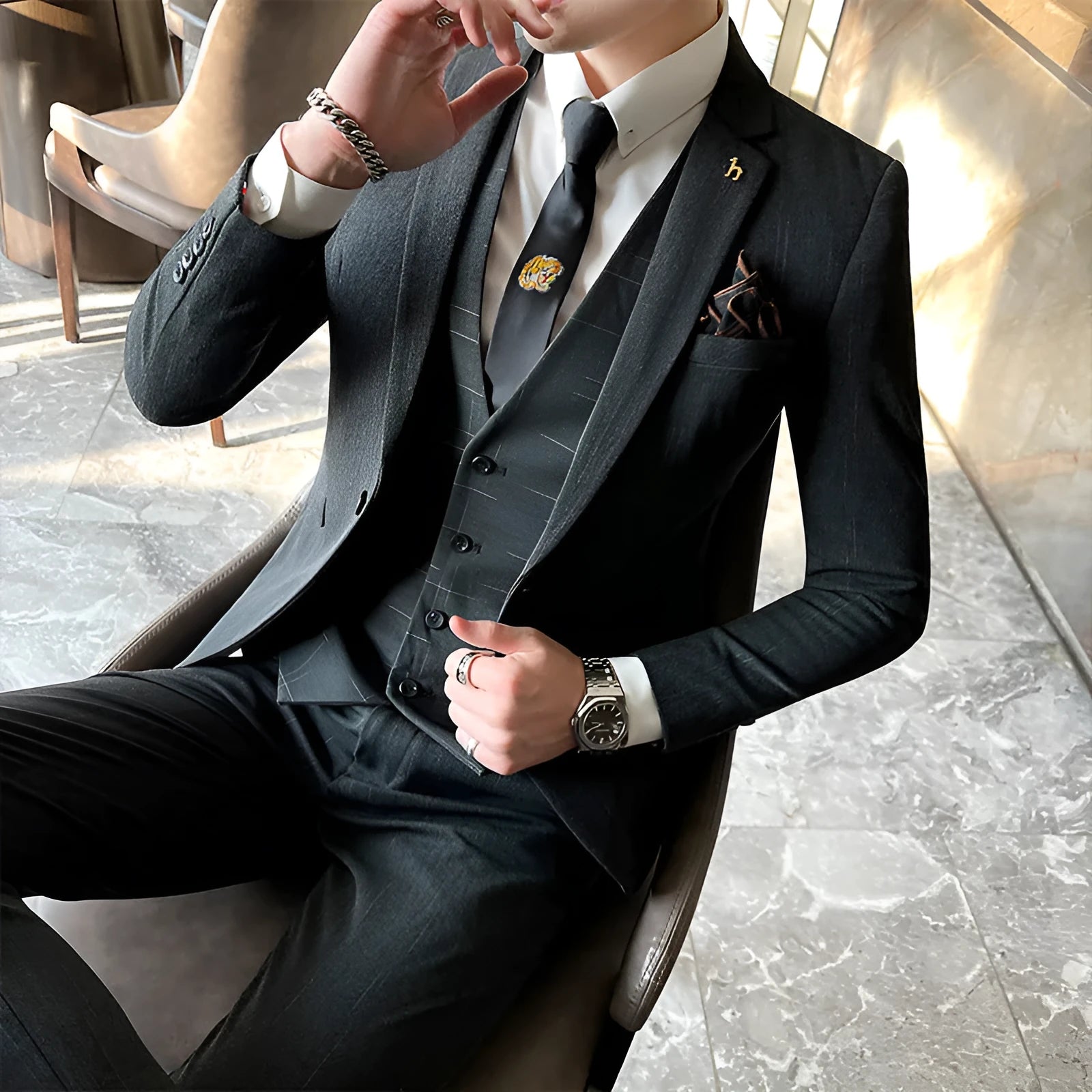 Slim fit business formal suit in cotton blend fabric with adhesive interlining construction