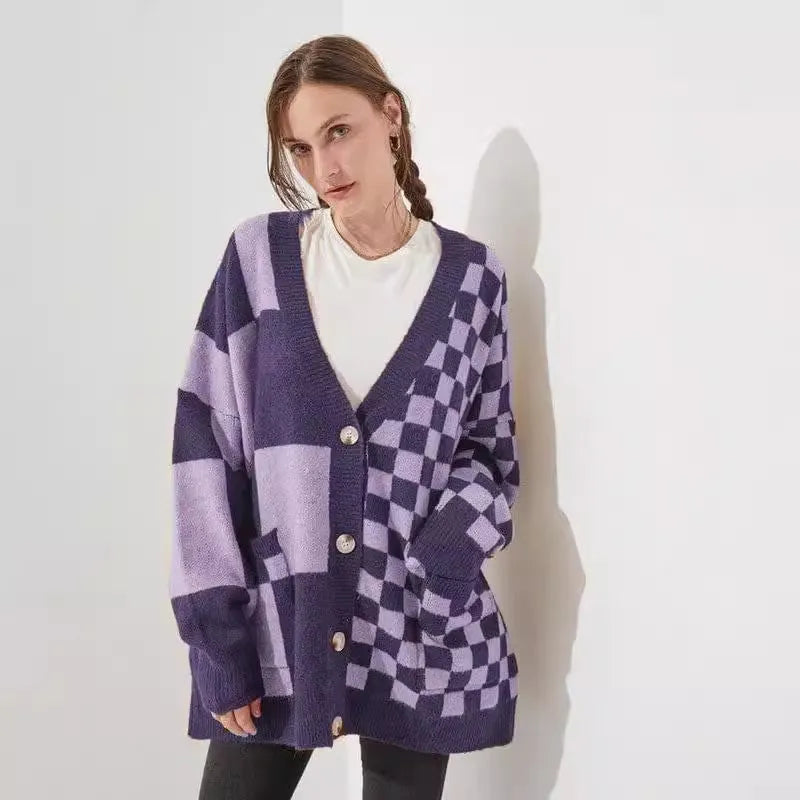 Loose slim fit printed checks knitwear cardigan in gray with regular sleeves and button front