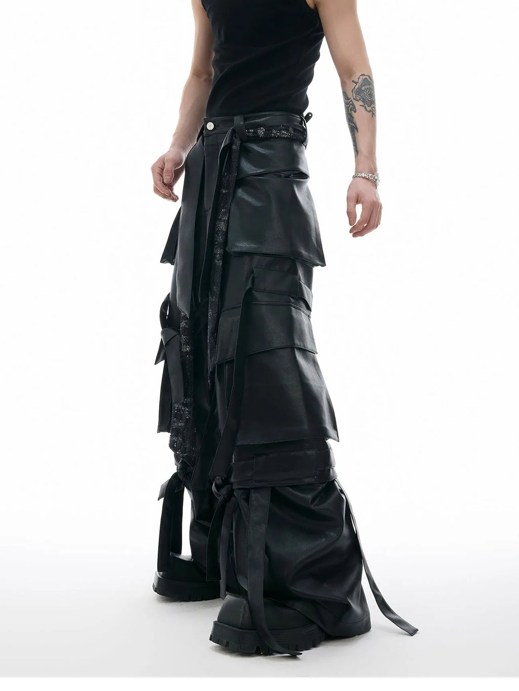 Men's black loose-fit retro trousers with quilted stitching and multiple pockets