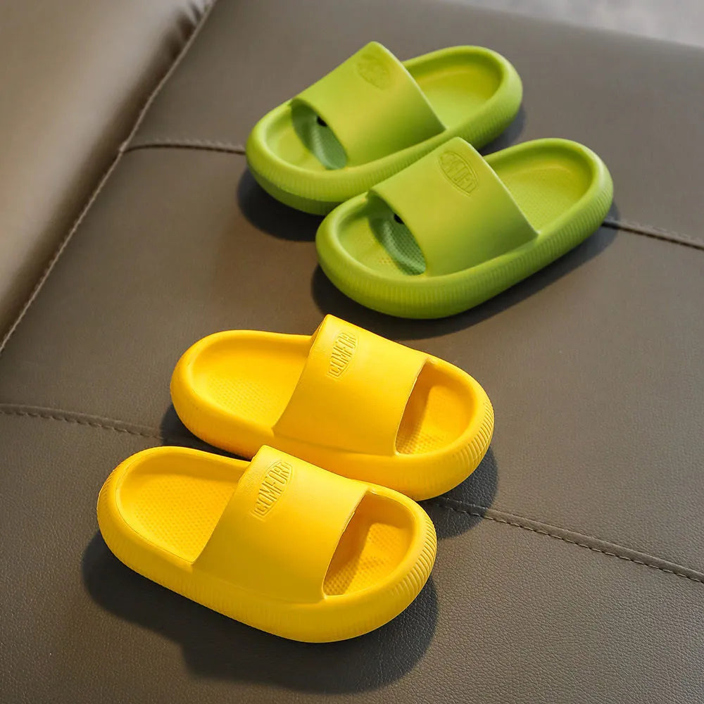 Children's EVA slippers in mixed colours with injection-moulded sole construction