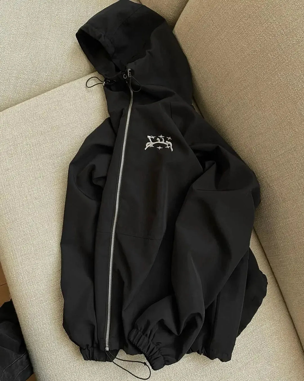 Men's grey hooded sunscreen jacket with British-style loose fit