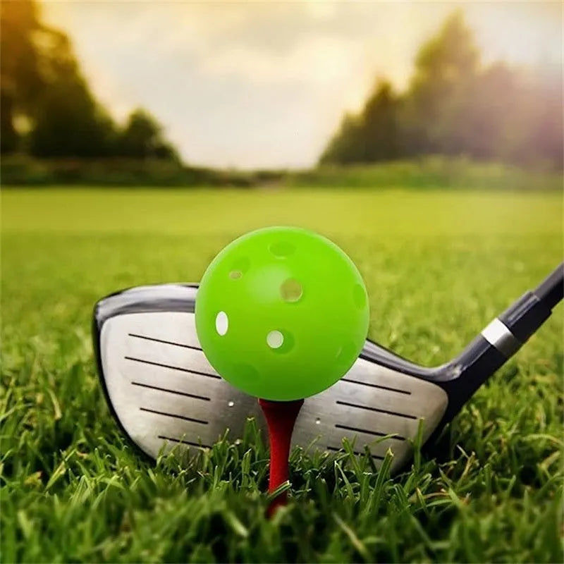 Multi-colour 26-hole golf practice balls with 42mm diameter for putting training