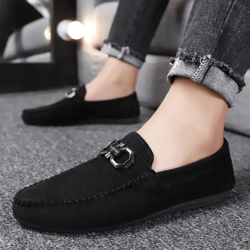 Men's suede upper casual shoes with rubber sole in black and grey colour options